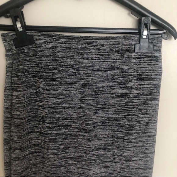 Black grey and white pull on pencil skirt. - Picture 7 of 8